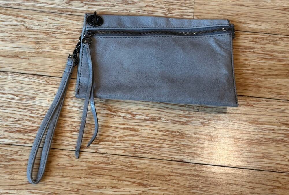 Hobo LINK Gray Leather Wristlet Clutch with Zipper Accent Gunmetal Hardware 8”